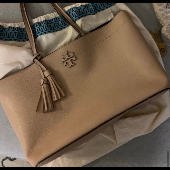 Tory Tote! - Picture 2 of 4